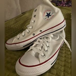 NWOT converse hightop sneakers 8